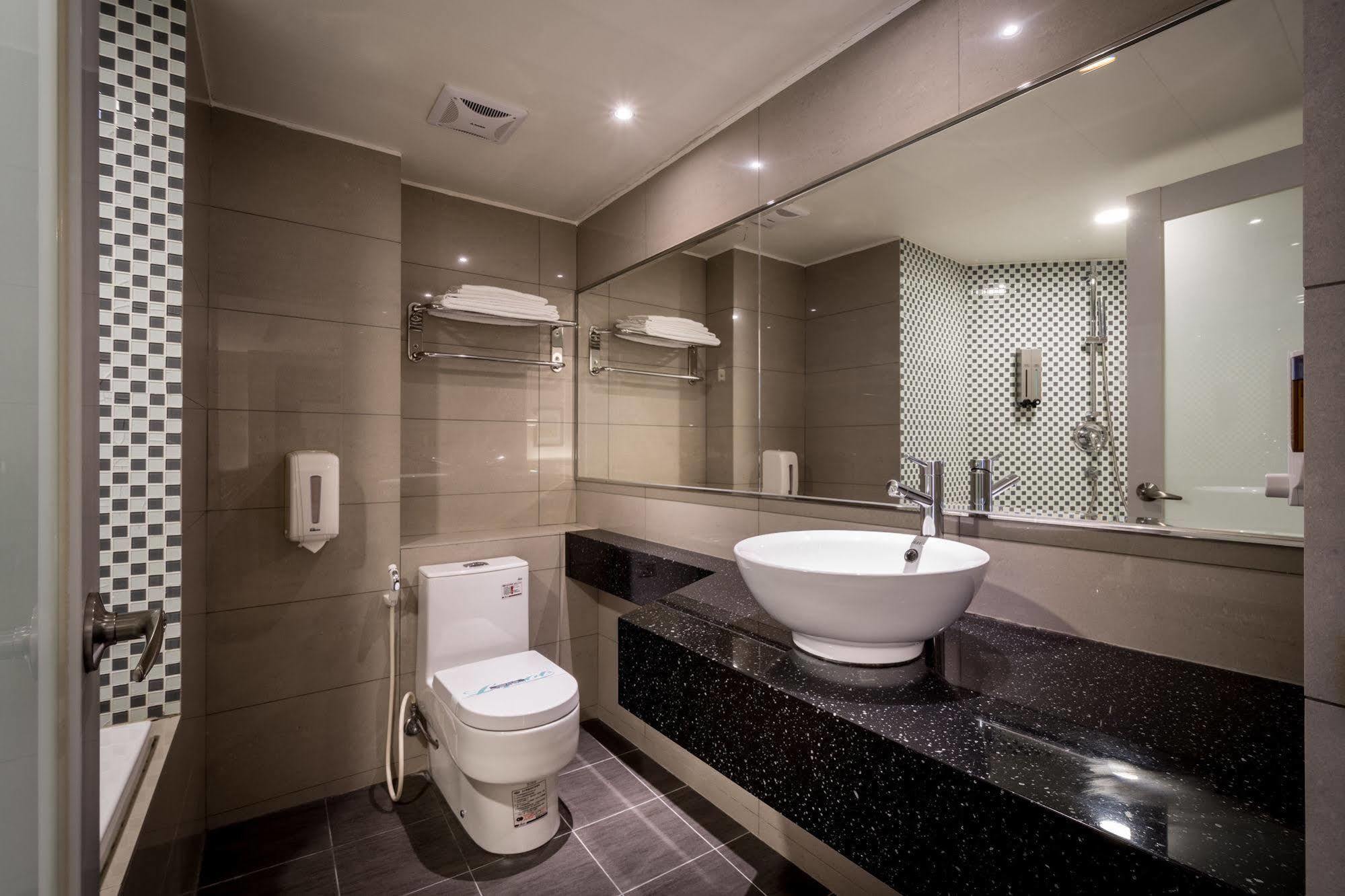 Royal Garden Hotel Taipeh Exterior foto